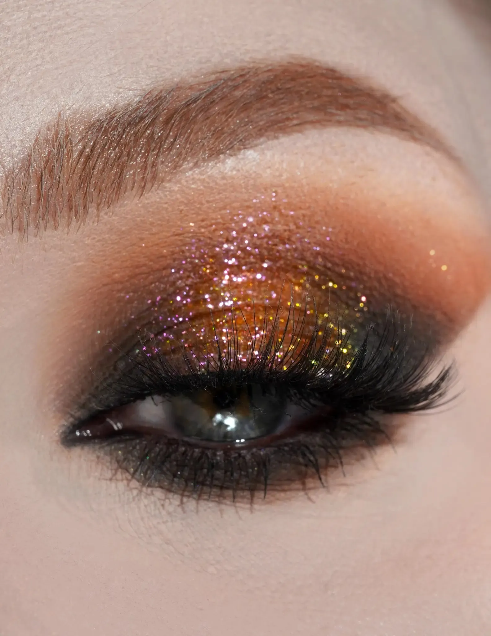 #27 Red Eyeshadow Glitter