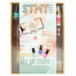 DIY Nail Art Studio