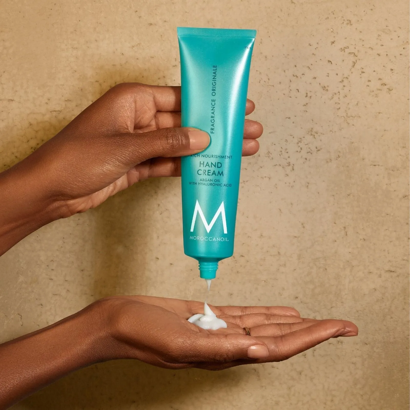 Nourishing and Hydrating Hand Cream with Argan Oil - 100ml | Moroccanoil